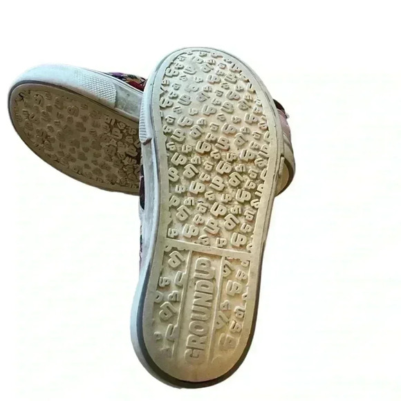 Ground Up Disney Princess Slip on Sneaker, Kid Size 11, Good Condition - Picture 4 of 8